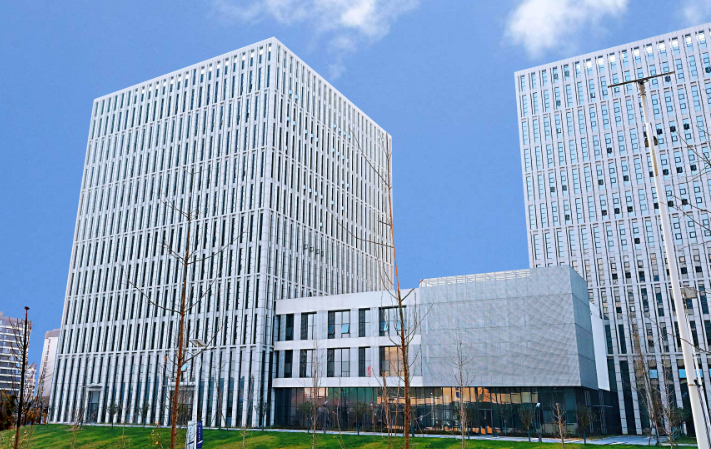 2025年美容仪器研发技术趋势与院线设备应用前瞻